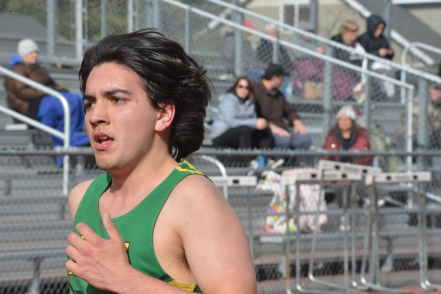 Owen Elizodo-Bachiero runs the 3200m