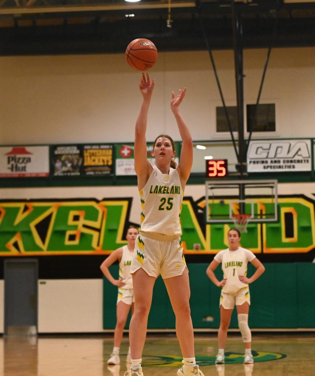 Macy Bretveild shoots her foul shots