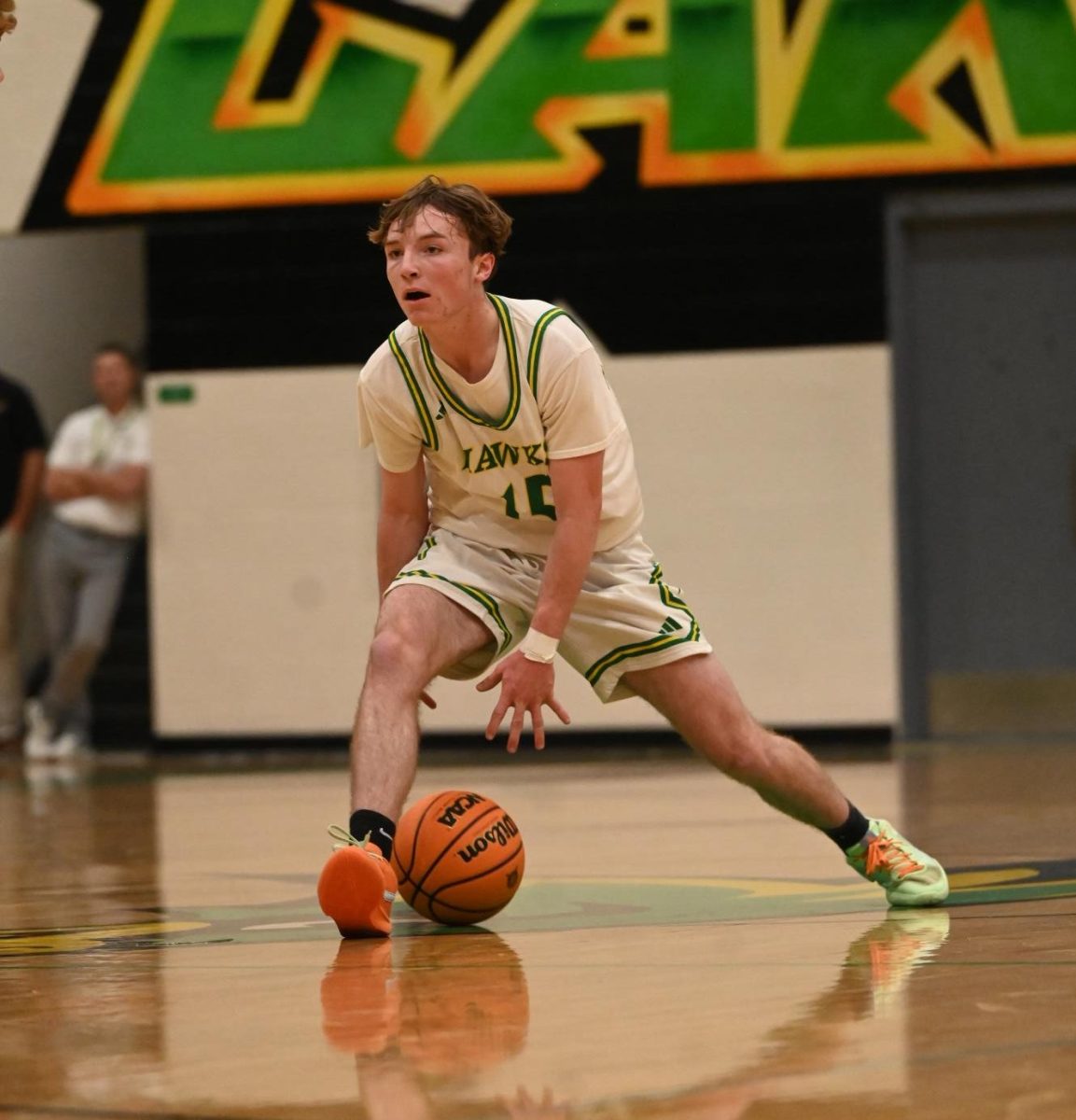 Jace Taylor dribbles the ball.