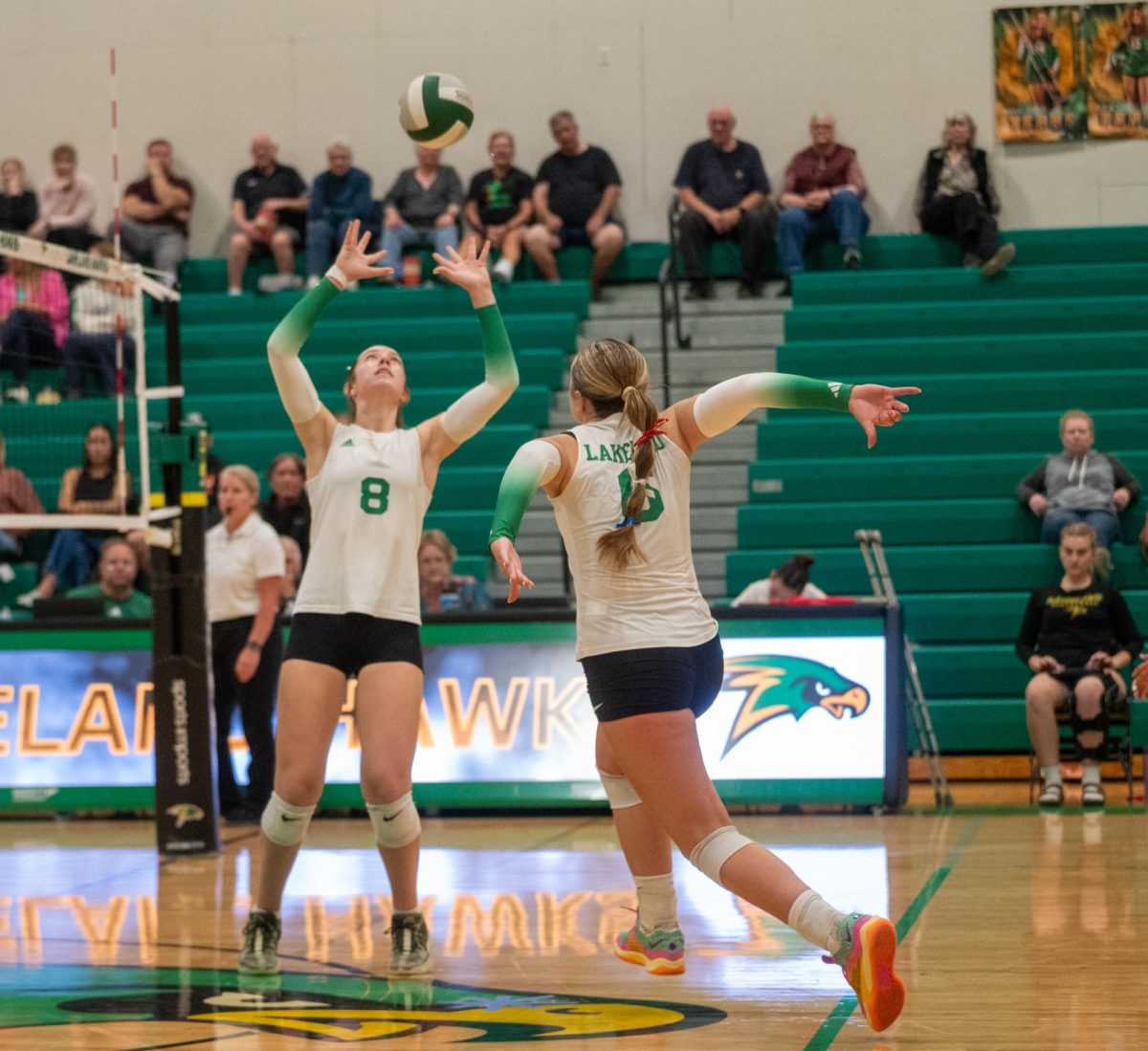 Jaeli Hoffman sets Raygen Dutton up for a hit. 