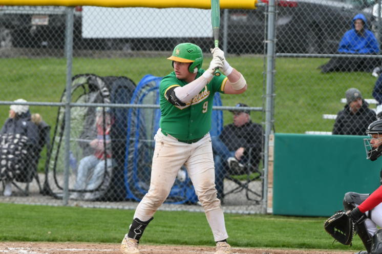 Nate Bevacqua batting